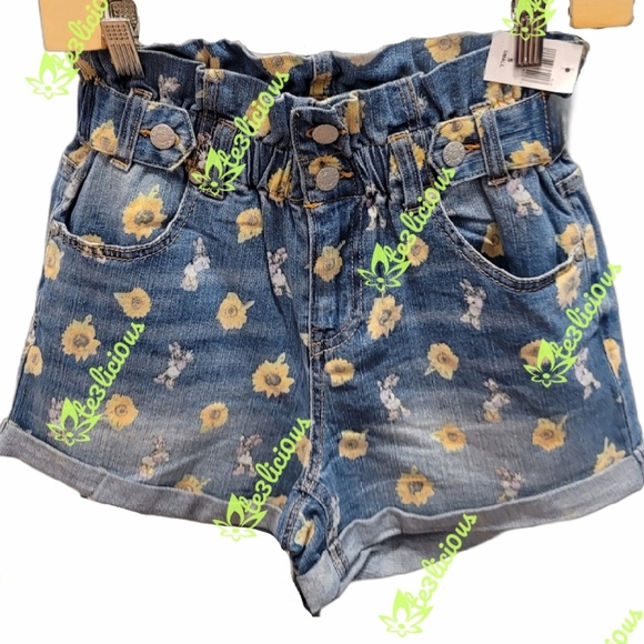 Disney Pants - DISNEY PARKS DAISY DUCK DENIM SHORTS